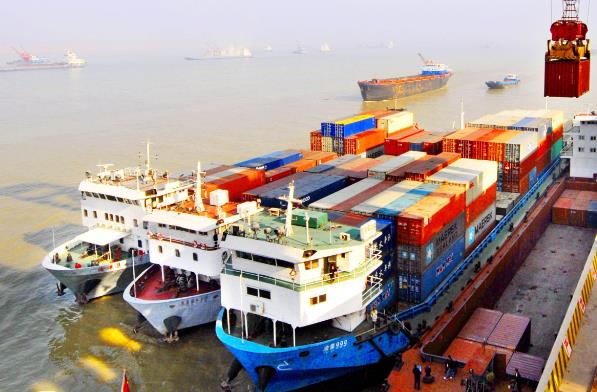 国际货运在推动各国经济发展和扩大贸易规模方面发挥着重要作用
