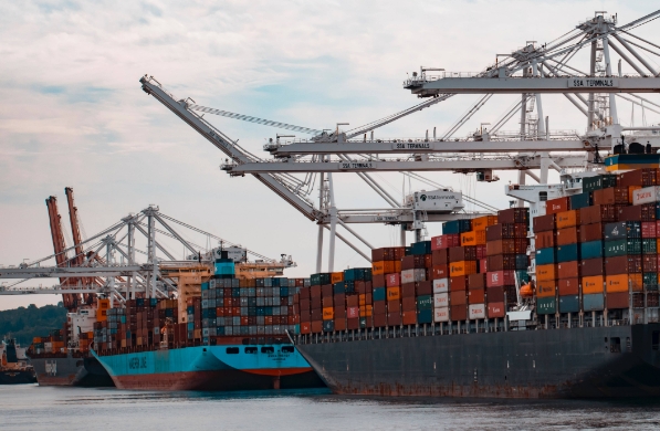 国际海运是推动全球各国经济繁荣与发展的助推器